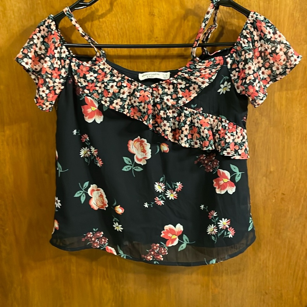 Girls lined shirt-sleeve blouse, size 11/12